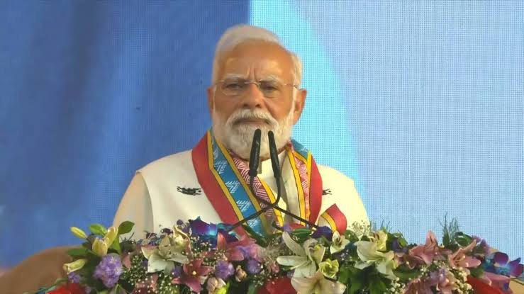 भारत पर्व 2026 में छत्तीसगढ़ के स्टॉल का अवलोकन करते प्रधानमंत्री नरेंद्र मोदी
